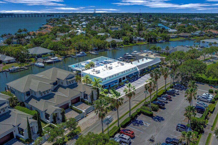 More Photos Of 23 Royal Palm Pointe, Vero Beach Restaurant For Sale