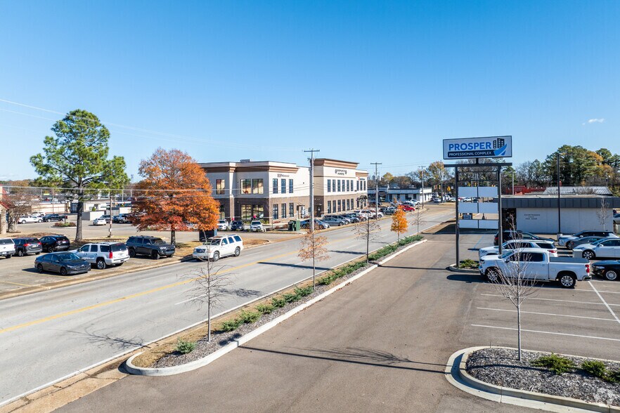 More Photos Of 807-809 Varsity Dr, Tupelo Storefront For Sale