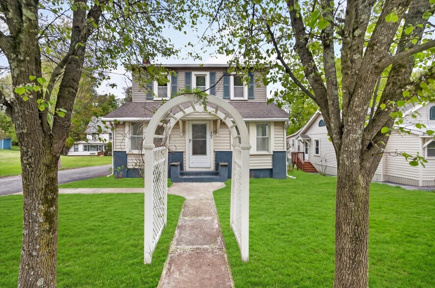 More Photos Of 48 - 50 Horseshoe Lake, Kauneonga Lake Apartments For Sale