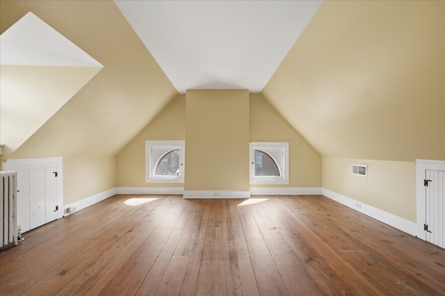 More Photos Of 217 W Boscawen St, Winchester Restaurant For Sale