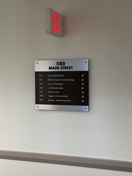 More Photos Of 580 Main St, Reading Office For Lease
