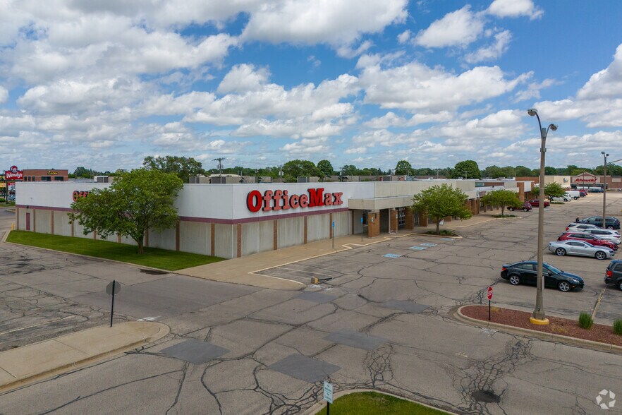 More Photos Of 1319-1413 Creston Park Dr, Janesville Storefront For Sale