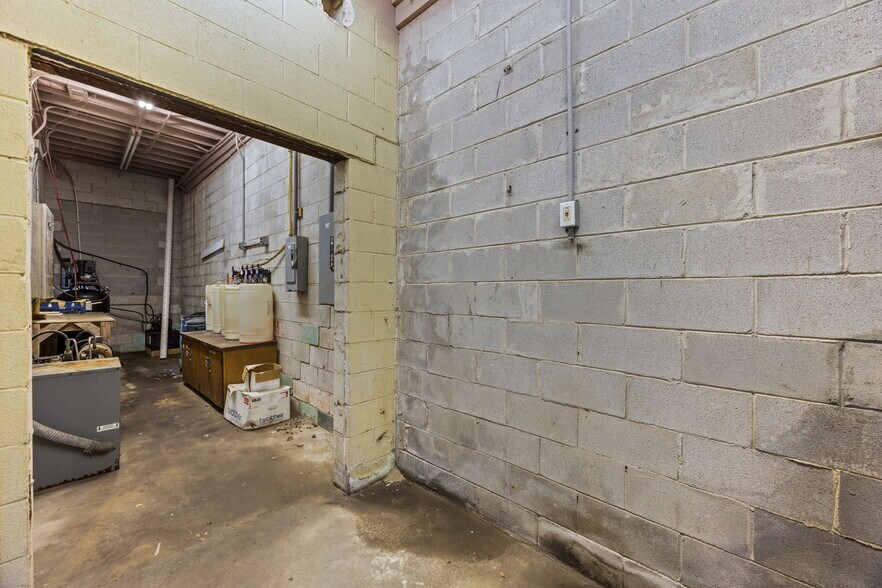 More Photos Of 508 E Main St, Havelock Carwash For Sale