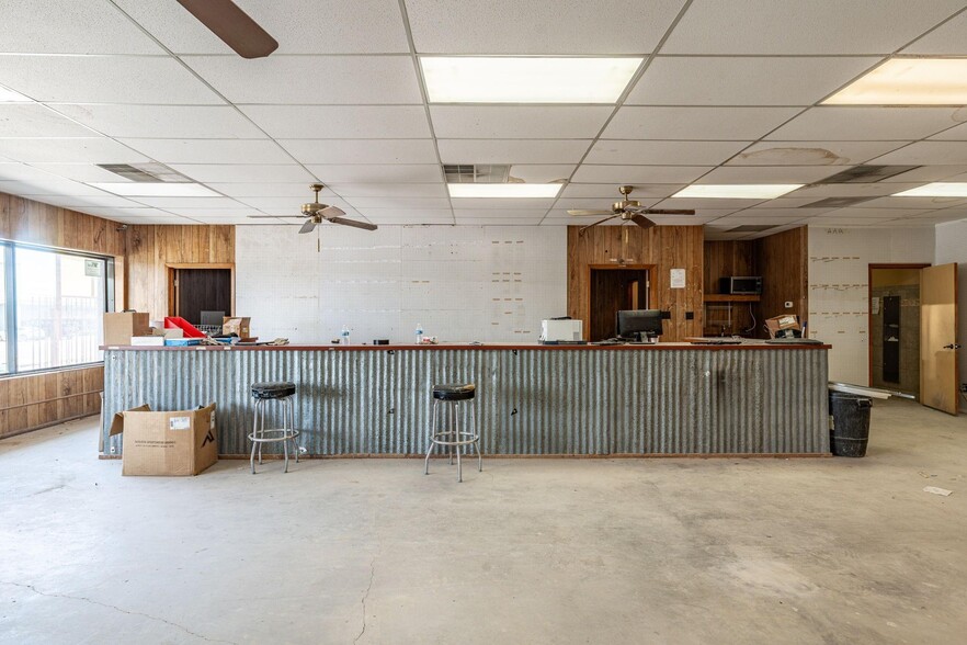 More Photos Of 1208 E Washington St, Stephenville Industrial For Sale