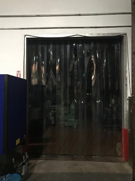 More Photos Of 18-81 Steinway St, Astoria Warehouse For Sale