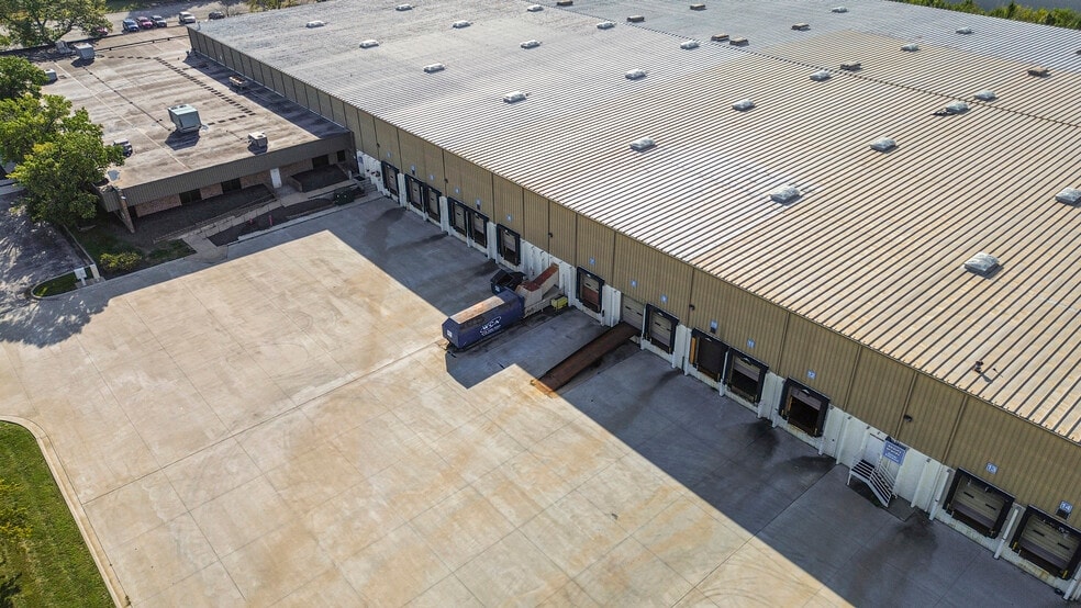 More Photos Of 15509 W 99th St, Lenexa Industrial For Lease