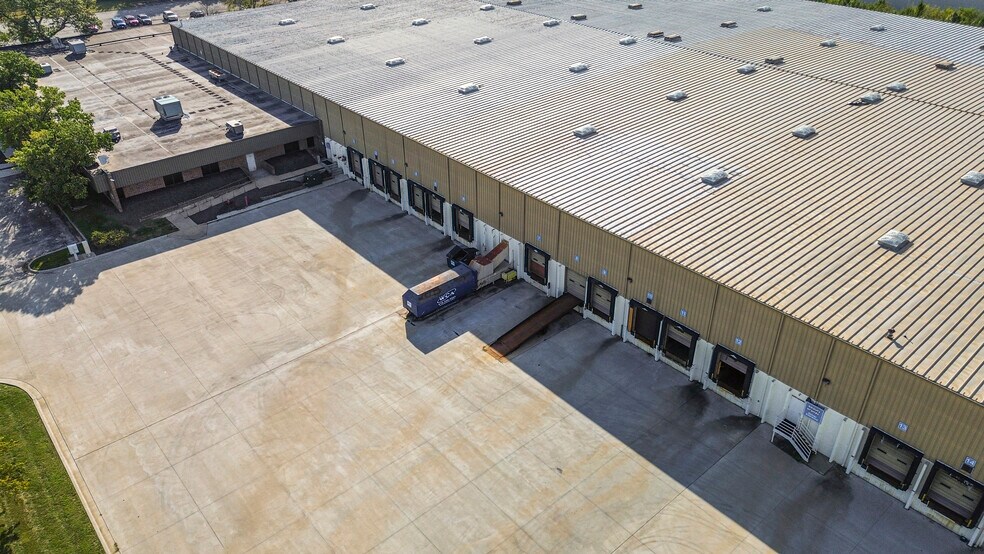 More Photos Of 15509 W 99th St, Lenexa Industrial For Sale