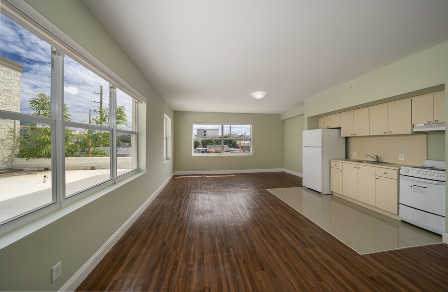 More Photos Of 804 NW 21st Ter, Miami Loft Creative Space For Lease