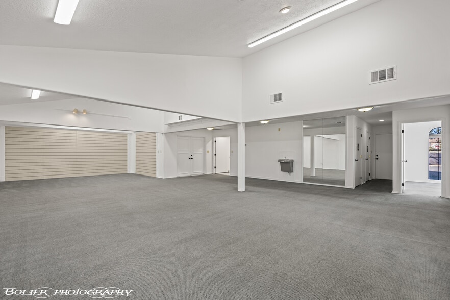 More Photos Of 320 E Old Mill Rd, Mesquite Office For Sale