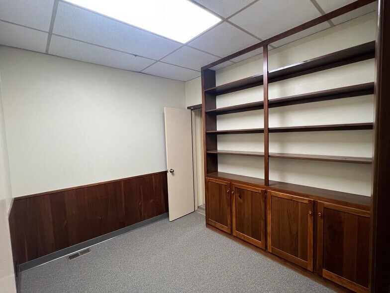 More Photos Of 900 E Hartford Ave, Ponca City Medical For Lease