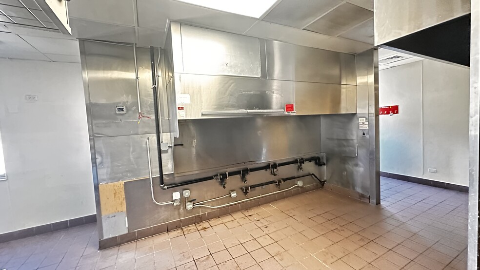 More Photos Of 34528 N Highway 45, Third Lake Fast Food For Lease