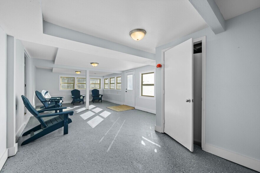 More Photos Of 1723 Campbell Rd, Houston Office Residential For Lease