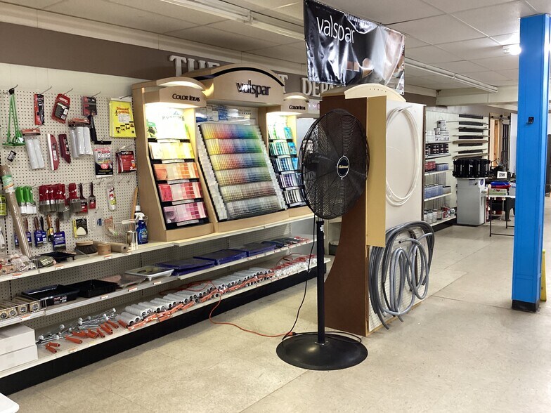 More Photos Of 7811 Main, Dozier Freestanding For Sale