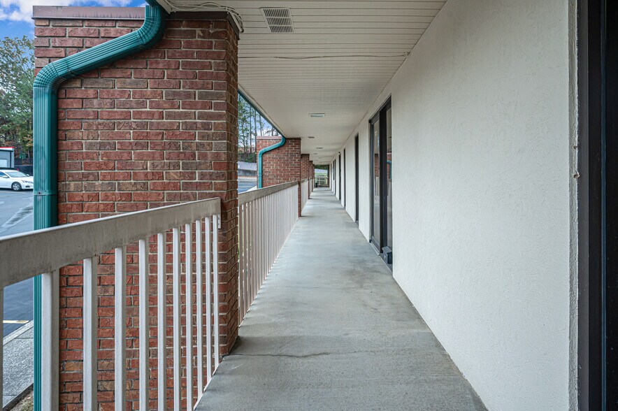 More Photos Of 1572 Montgomery Hwy, Birmingham Office For Lease