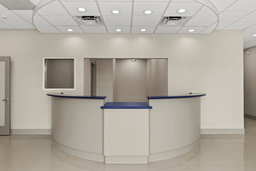 More Photos Of 431 N Kirkman Rd, Orlando Medical For Lease