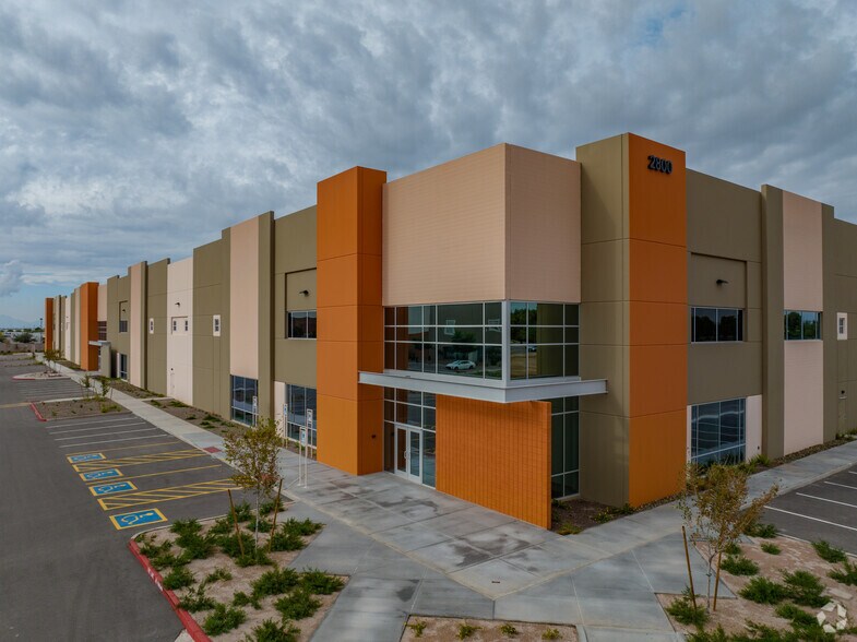 More Photos Of 2800 S Gilbert Rd, Chandler Warehouse For Lease
