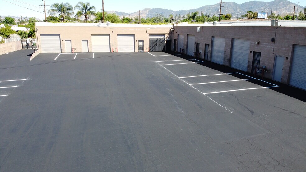 More Photos Of 12676 Pierce St, Pacoima Warehouse For Lease