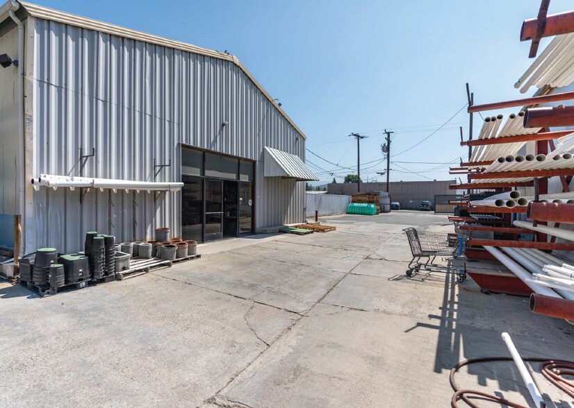 More Photos Of 20663-5 Santa Clara St, Canyon Country Warehouse For Sale