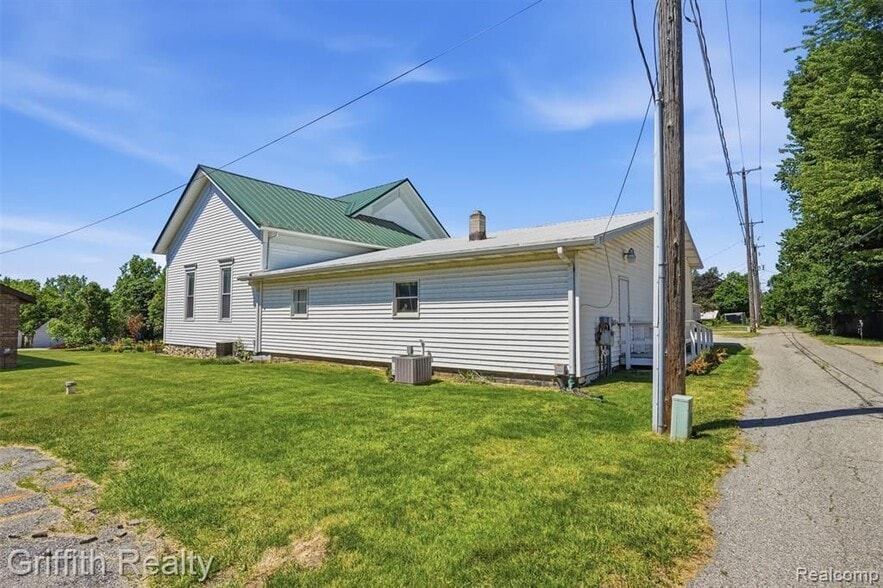 More Photos Of 131 E Main St, Vernon Religious Facility For Sale