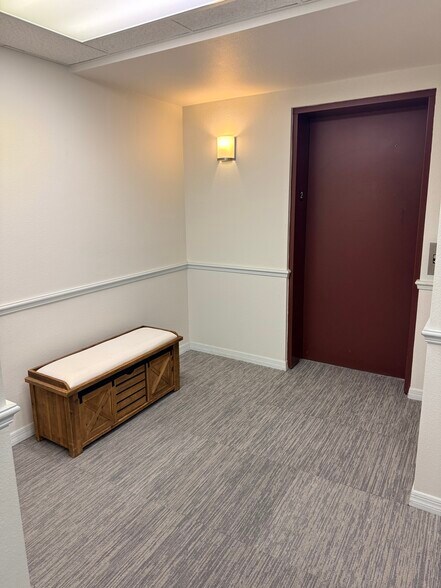 More Photos Of 1505 Tamiami Trl S, Venice Medical For Lease