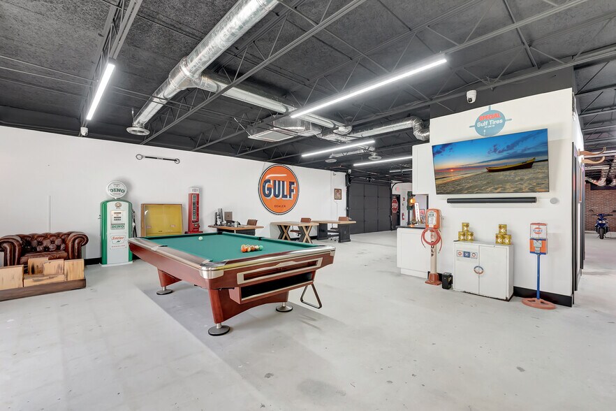 More Photos Of 705 Bond Way, Delray Beach Showroom For Sale