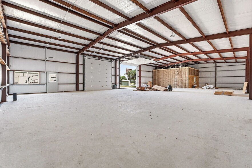 More Photos Of 7748 E US Highway 290, Johnson City Warehouse For Sale