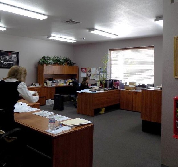 More Photos Of 759 Middlegate Rd, Henderson Warehouse For Lease