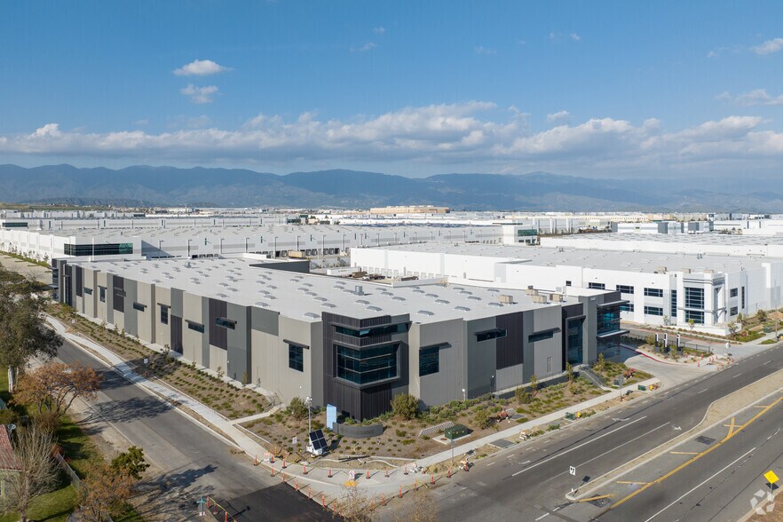 More Photos Of 2688 W Baseline Ave, Rialto Distribution For Lease