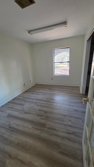 More Photos Of 466 E Miracle Strip Pky, Mary Esther Office For Sale