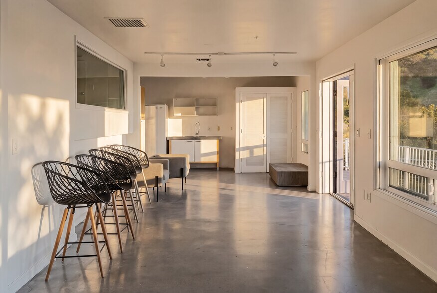More Photos Of 2000 Wattles Dr, Los Angeles Flex For Sale