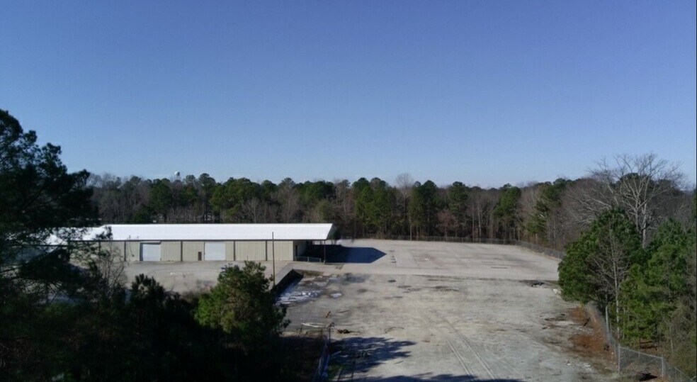 More Photos Of 11750 Veterans Memorial, Douglasville Warehouse For Lease