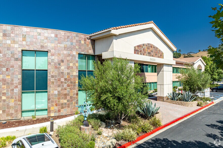 More Photos Of 29219 Canwood St, Agoura Hills Unknown For Lease