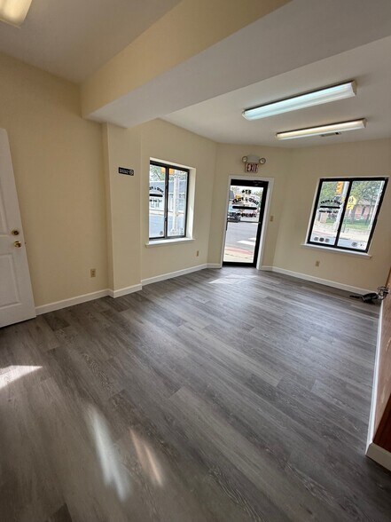 More Photos Of 274 Main St, Keansburg Office For Sale