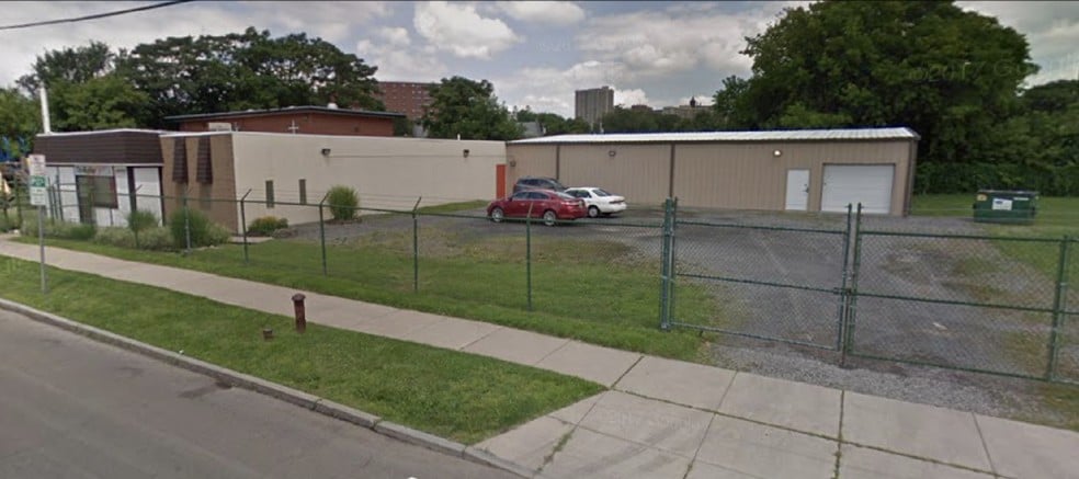 Primary Photo Of 1035-1037 Montgomery St S, Syracuse Light Manufacturing For Sale