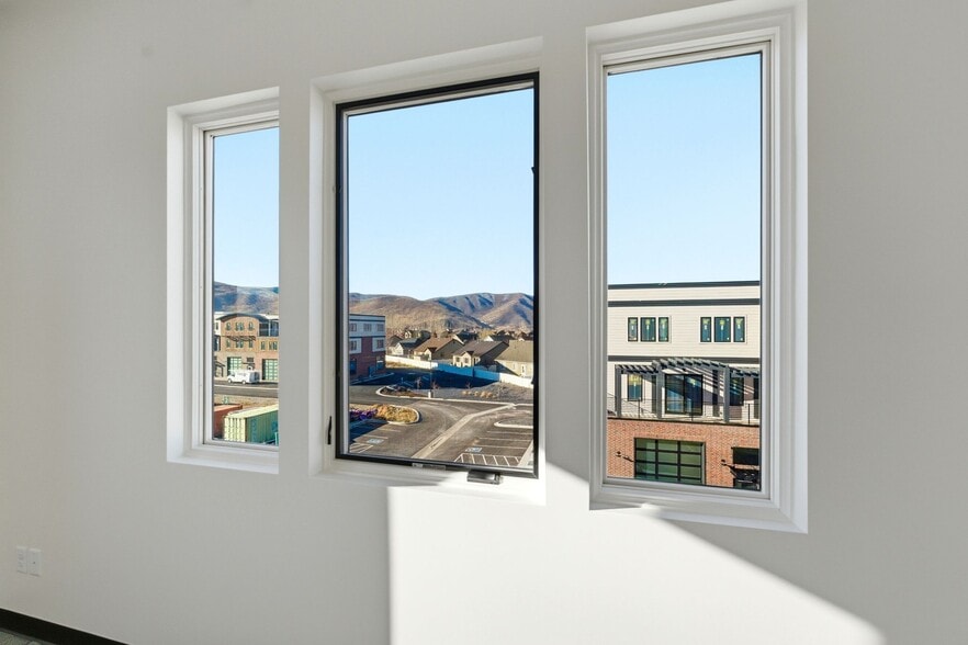 More Photos Of Phase One Unit #6, 1922 US-40 Hwy, Heber City Light Distribution For Lease