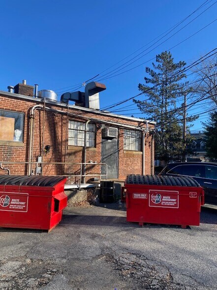 More Photos Of 1134-1136 Beacon St, Newton Storefront For Lease