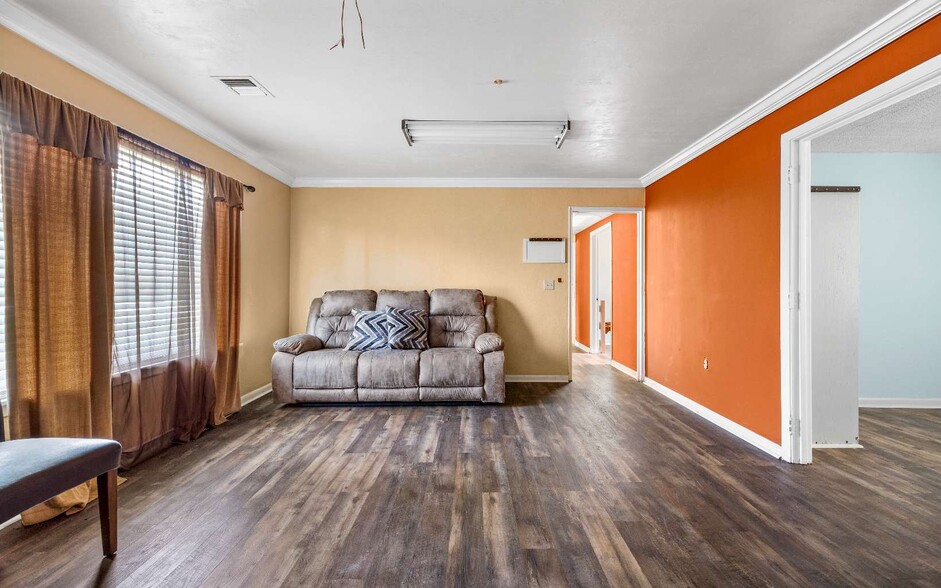 More Photos Of 7601 133rd Rd, Live Oak Assisted Living For Sale