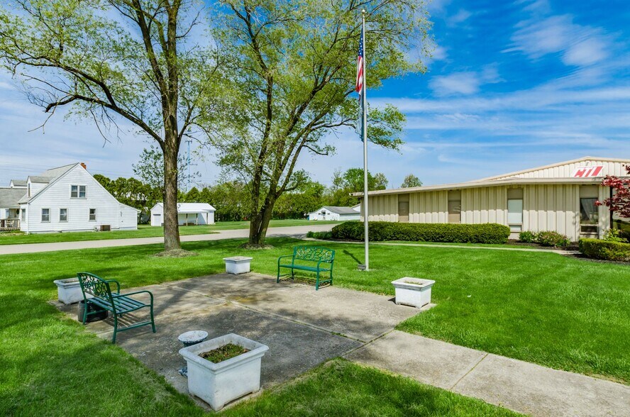 More Photos Of 2860 Fisher Rd, Columbus Unknown For Lease