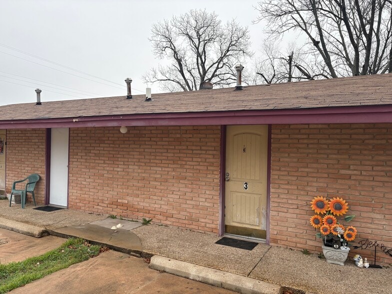 More Photos Of 1201 E Texas Ave, Mart Hotel For Sale