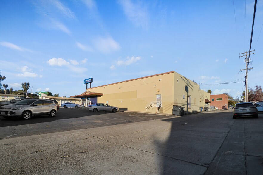 More Photos Of 2315-2325 Fletcher Pky, El Cajon Freestanding For Lease