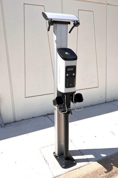 More Photos Of 316 SW 33rd St, Topeka Office For Sale