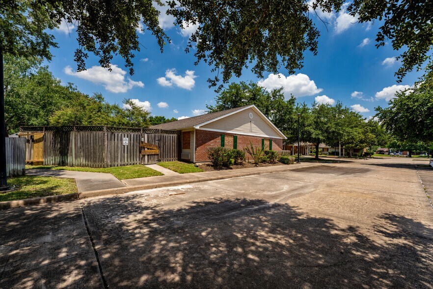 More Photos Of 11395 Richmond Ave, Houston Skilled Nursing Facility For Lease