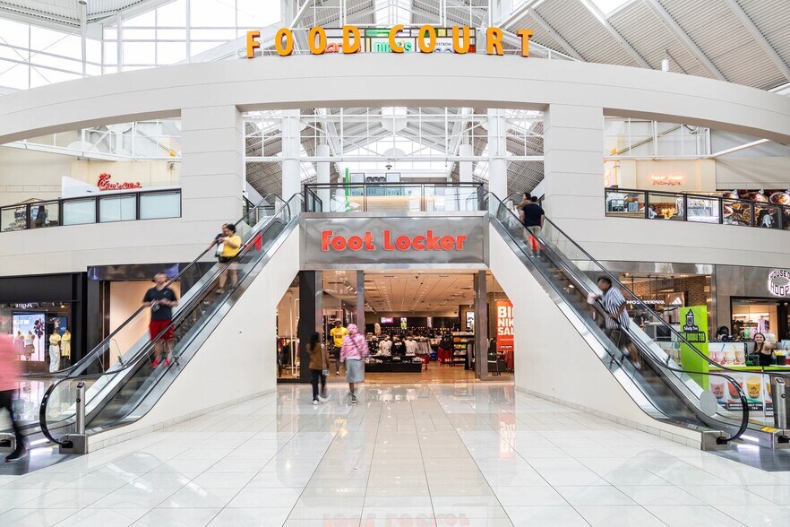 More Photos Of 3811-3891 S Cooper St, Arlington Unknown For Lease