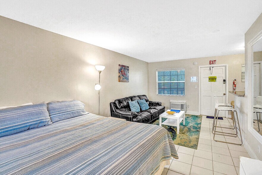 More Photos Of 3226 NE 12th St, Pompano Beach Apartments For Sale