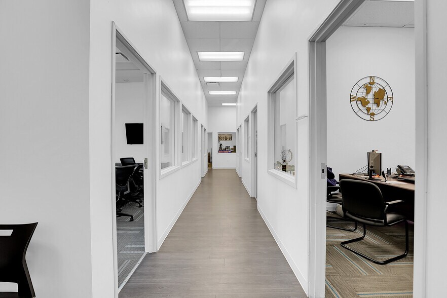 More Photos Of 5555 Joliet St, Denver Warehouse For Lease