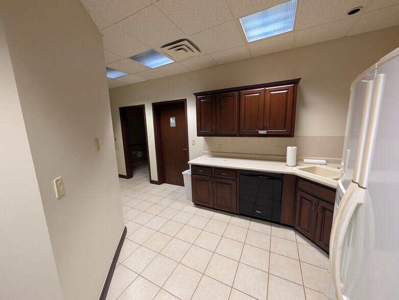 More Photos Of 6016-6020 NW 120th Ct, Oklahoma City Coworking Space