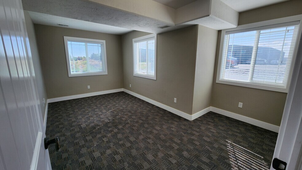 More Photos Of 3946 Professional Way, Idaho Falls Warehouse For Lease