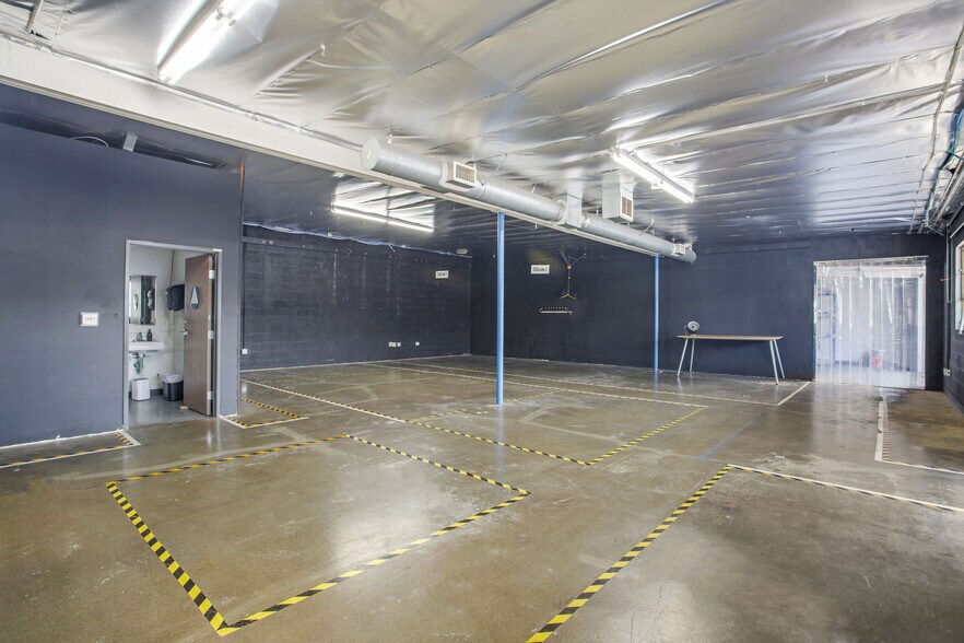 More Photos Of 315 S Flower St, Burbank Warehouse For Lease