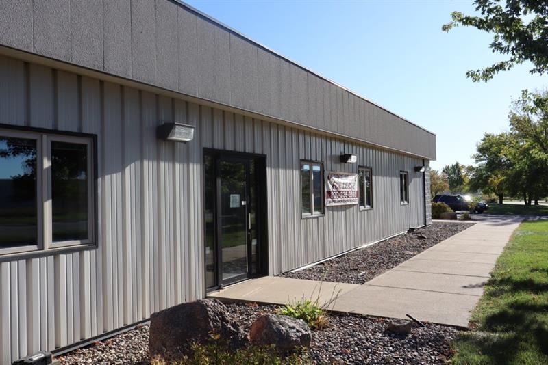 More Photos Of 950 S Park View Cir, Mosinee Warehouse For Lease
