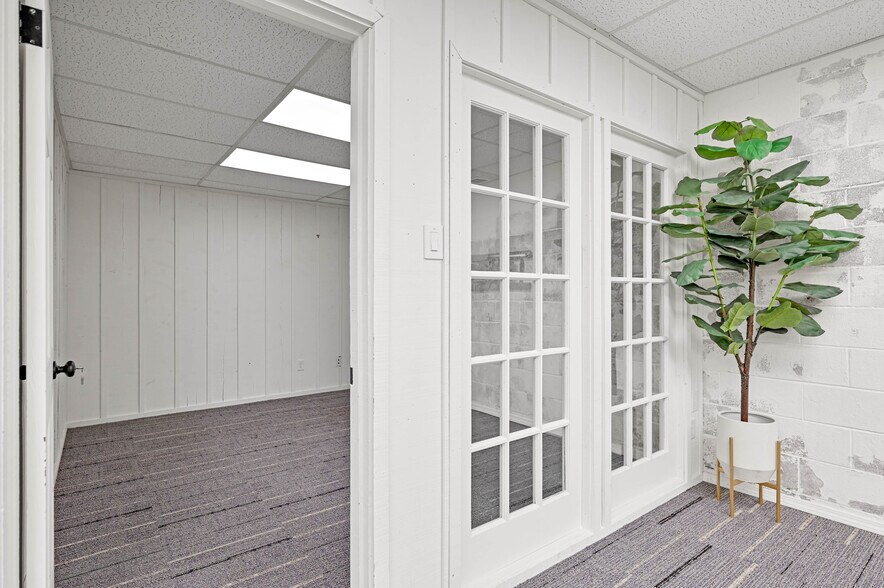 More Photos Of 504 Jose St, Santa Fe General Retail For Lease